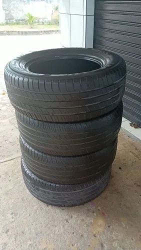 4 Pneus Aro 18 265/60 original