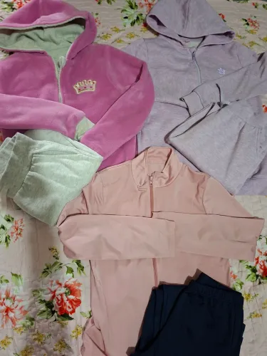 Roupas de menina tamanho entre 8 e 10 anos