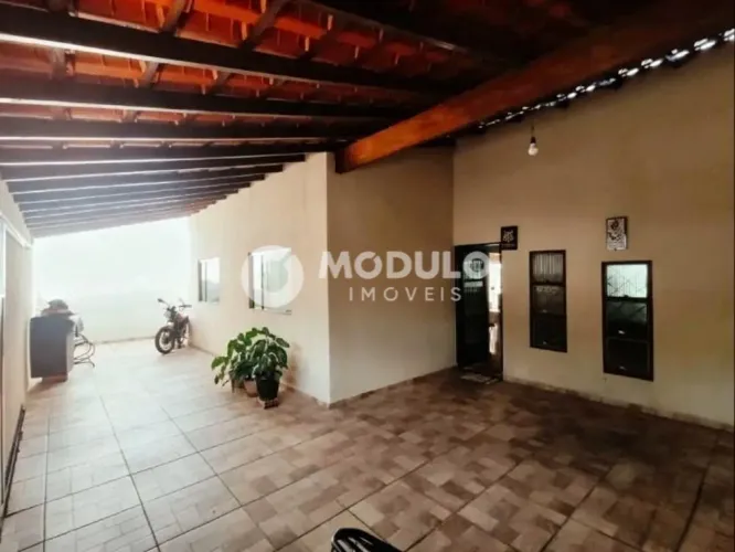 CASA RESIDENCIAL à venda, 3 quartos, 1 suíte, 5 vagas, TIBERY - Uberlândia/MG
