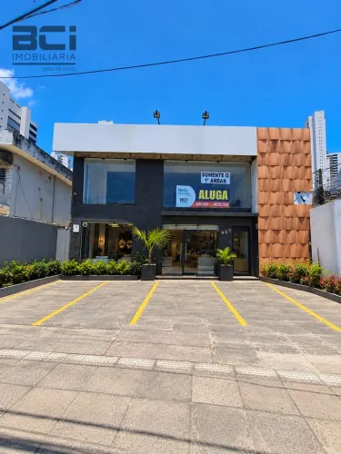 Espaço comercial na Av. Domingos Ferreira, 407, excelente localização no Pina