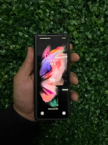 Samsung Galaxy Z Fold 3 