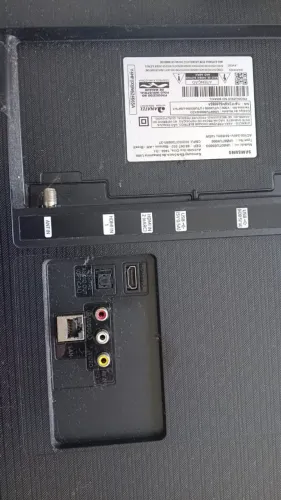 Vendo essa tv 50 polegadas 300 reais mais ela não tá aparecendo a imagem
