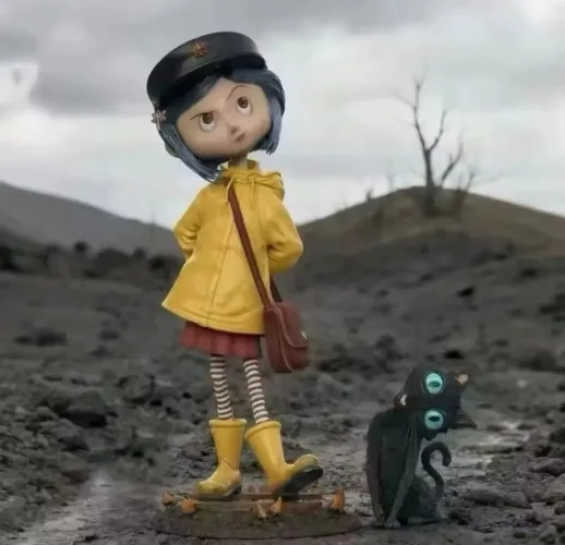 Action Figure Coraline