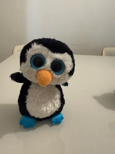 Dois bonecos cada um com 16 cm novos por 95,00!