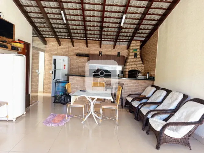 Casa à venda Bairro Sibipiruna com 03 quartos(02 suítes)