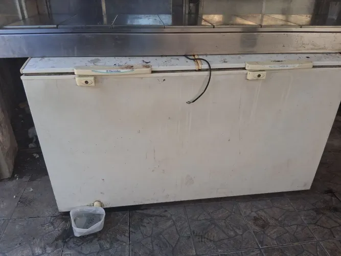 Vendo freezer e geladeira
