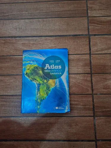 Atlas geográfico saraiva