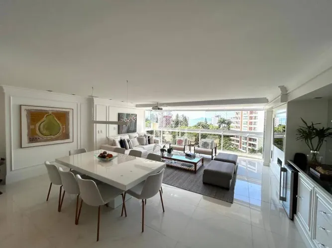 Apartamento com 3 dormitórios, Mobiliado, à venda, 136 m² por R$ 3.290.000 - Centro - Flor