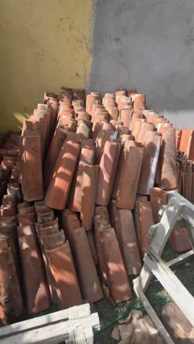 TELHAS DE CERÂMICA USADAS