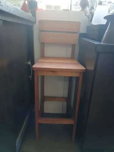Vendo banquetas de madeira