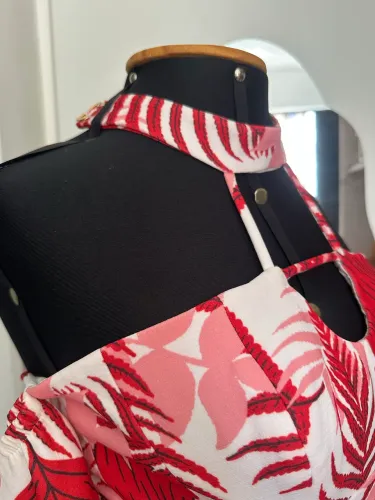 Vestido vermelho com branco tamanho M 