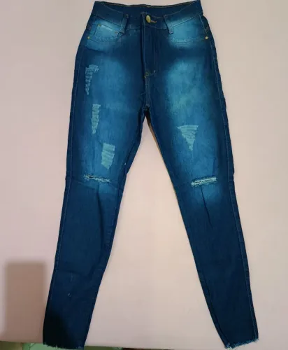 Calça Jeans Feminina Skinny Destroyed - NUNCA USADA