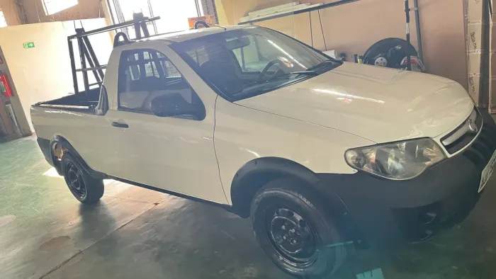 Fiat Strada 1.4 MPI Fire Flex 8V CS 2012