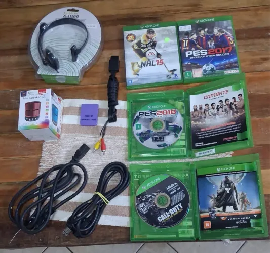 Lote de itens como:memory card,cabos e fone headset Xbox 360 lacrado (envio olx pay)