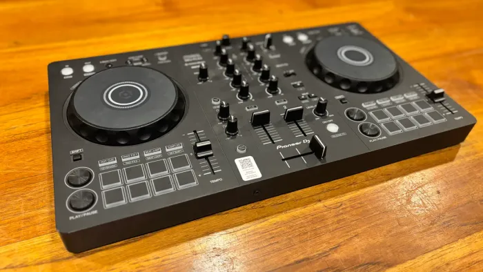 Controladora DDJ FLX4 Pioneer com HARD CASE