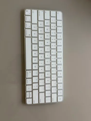 Teclado Bluetooth Apple Magic Keyboard A2450