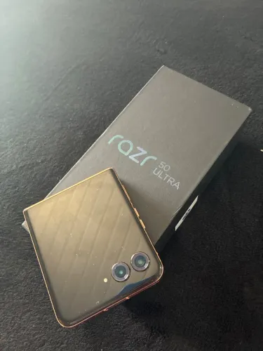 Moto Rarz 50 ultra