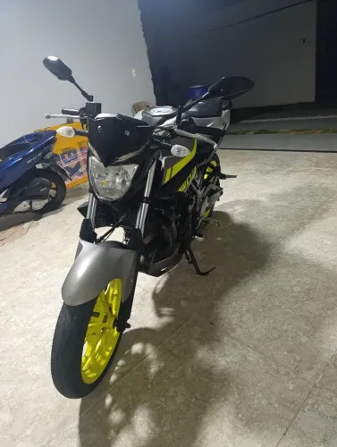 Moto MT03