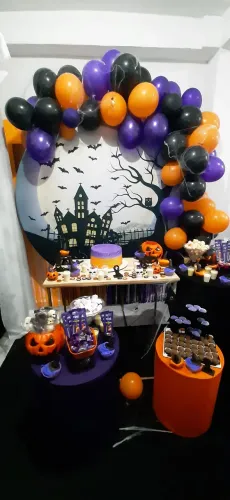 Aluguel pegue e monte halloween