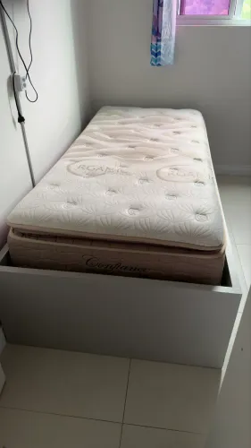 Cama solteiro com auxiliar