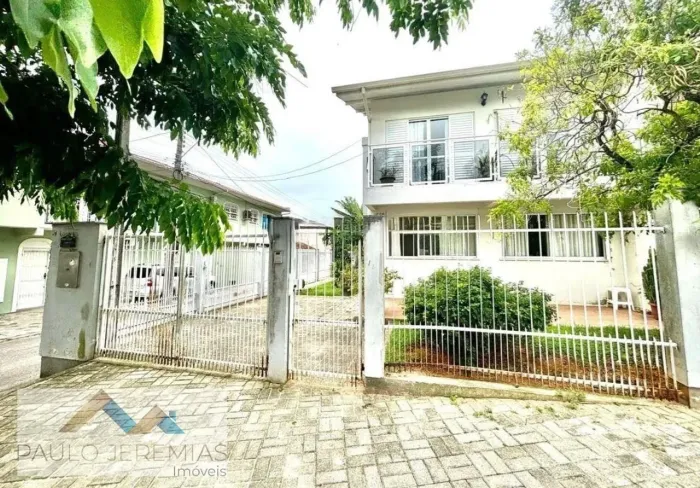Casa à Venda em Capoeiras, Florianópolis 5 Quartos, 143m²