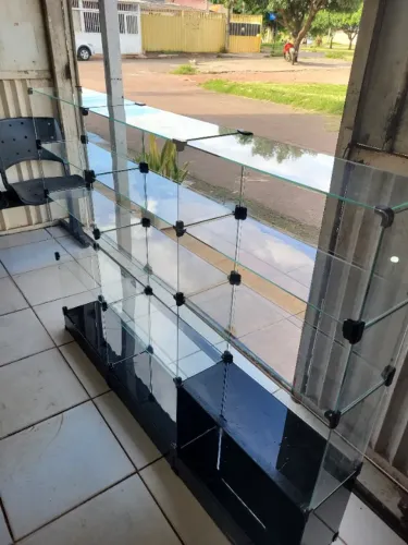Vitrine de vidro, prateleiras -155x115cm