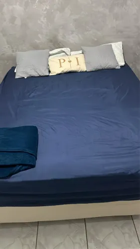 Cama Quenn Conservada
