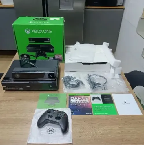 Xbox One Fat 500GB Impecável na Caixa + Kinect (Colecionador)
