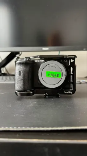 Câmera Sony A6600