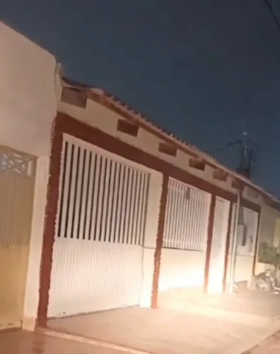 Locacao Residencial, Casa no CPA Bairro Ana Maria