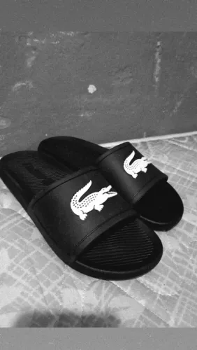 Chinelo Lacoste Croco Slide Preto, usado apenas uma vez.
