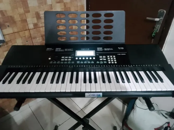 Teclado musical Roland Revas KB330