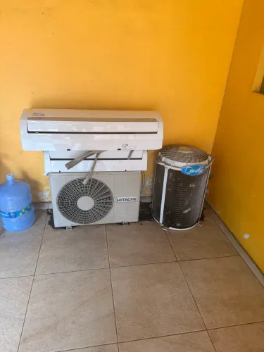 Vendo dois ares condicionados de 22mil e 12 mil usados 