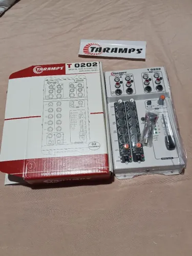 Vendo uma mesa de som automotivo Taramps zera na caixa 