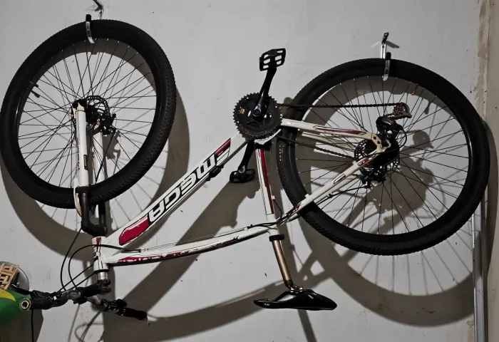 Bike Branca - Aro 29 - Pneu Pirelli