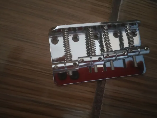 Pontes variadas de jazz Bass, tem do squier deluxe, fender mexicano, sx e Giannini aedb