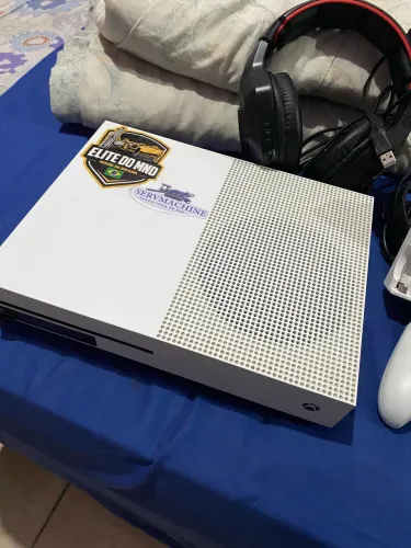 Vendo Xbox one s