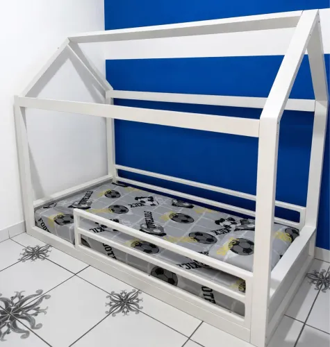 Cama casinha Montessori infantil