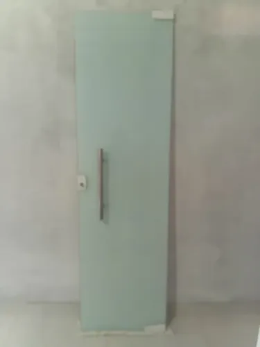 Porta .vidro 0.59x208 para banheiro perfeito estado usada pouco tempo.