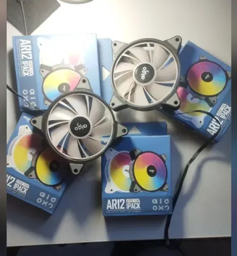 Vendo 6 fans aigo 120mm RGB com controladora