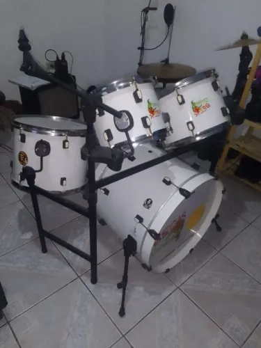 Bateria acústica RMV