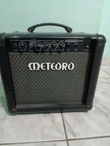 Cubo p/ guitarra Meteoro Nitrous Drive 30W