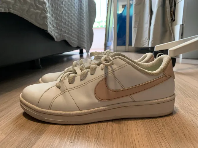 Tênis Nike Court Royale 39