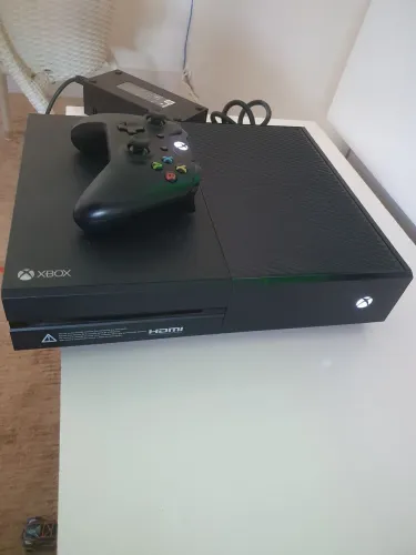 Xbox One 1 TB - 1 Controle/ Sem Jogo - Aparelho bem cuidado aceito trocas