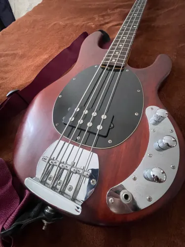 Baixo Sterling by Music Man SUB Ray 4 Ativo 4 Cordas