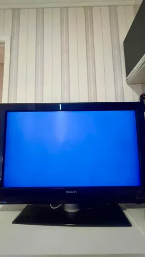 TV Philips LCD 37" - Modelo 37PFL5332/78 (Televisão)
