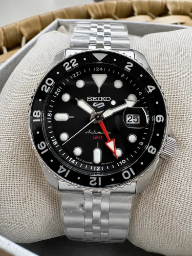 SEIKO 5 SPORTS GMT ?Bruce Wayne? NOVO!