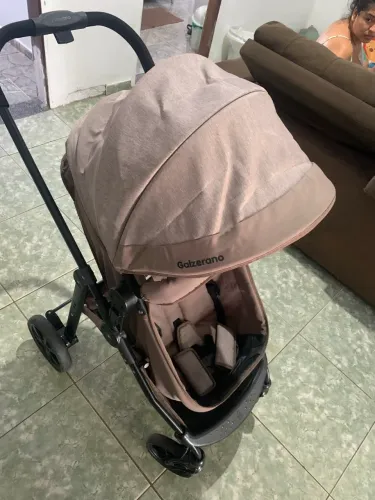 Vendo carrinho de bebê com cadeirinha de balanço 