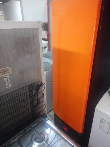 Cervejeira vertical slim