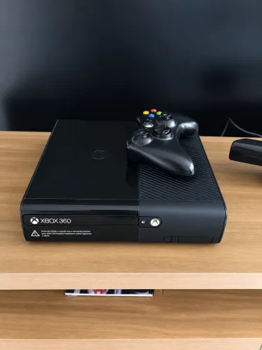 XBOX 360 com 1 controle